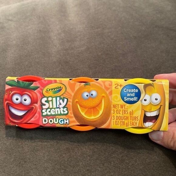 Crayola Silly Scents Dough 12 packs each with 3 tubs 1oz Dough (36 tubs) NEW - Picture 9 of 11